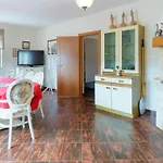 Mary By Rent Istria וילה אומאג