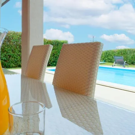 Mary By Rent Istria Vila